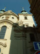 JN-Czechy-Praha: JN na fasadzie kościoła Sv. Havla (fot: Falbanka, 2006-10-11)