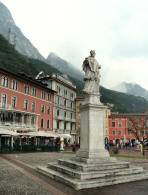JN-Italia-Riva del Garda: Nepomuk na rynku (fot: Piotr Bielawski
)