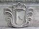 JN-Warszawa-Senatorska: Jan fundacji marszałkostwa Mniszchów, 1731. Stan po remoncie. Herb Topór (2006-11-01)