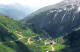 Szwajcaria-Furkapass: drogi aplejskie bywają kręte, zwłaszczaq na wysokości 2431 m. (20-06-2003)