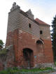 Kaszuby-Zamek Kiszewski: brama (fot: R.K., 13-9-2004)